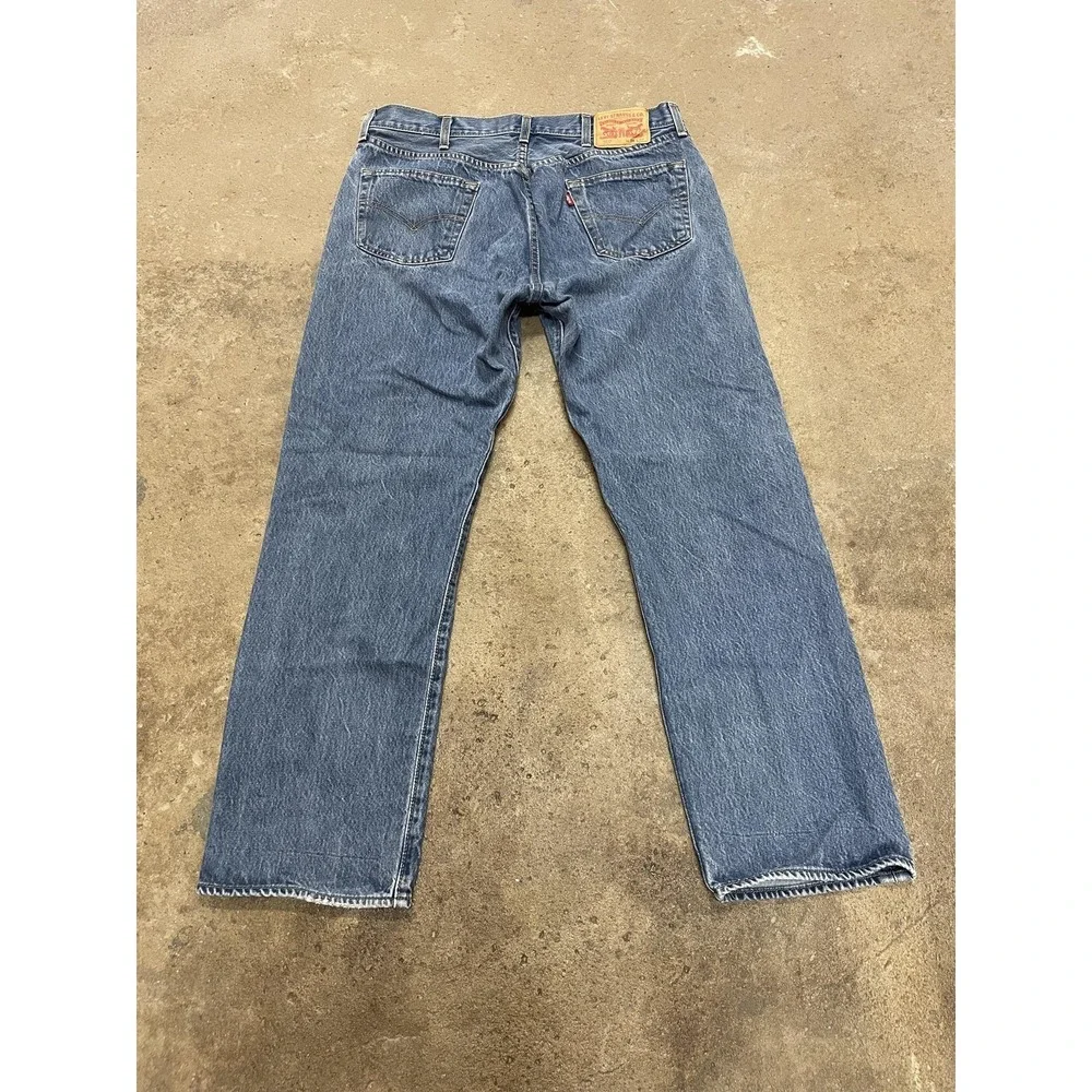 Levis 501 Jeans Mens 38x33 Medium Wash Blue‎ Regular Fit Straight Leg Button Fly